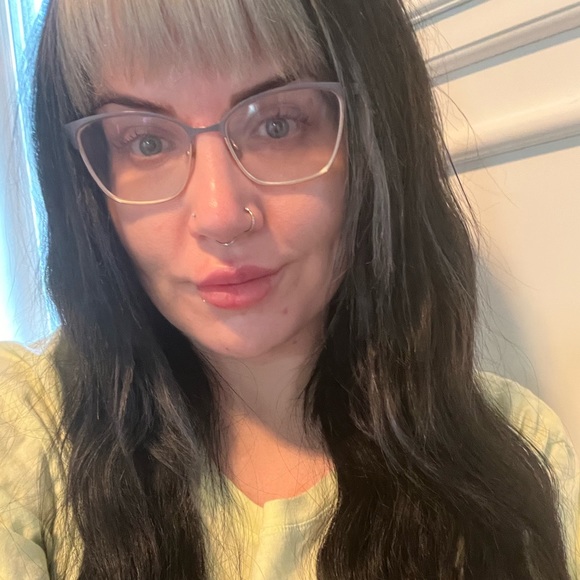 Meet your Posher, Ashley - Picture 1 of 1